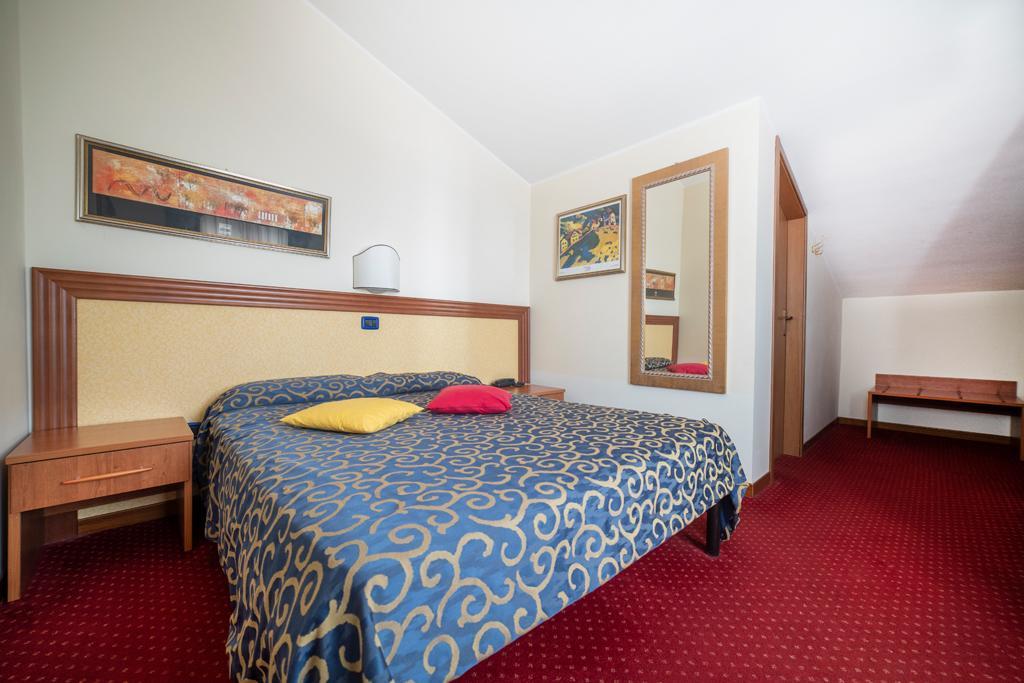 Hotel Italia & Lombardi 몬테피아스콘 외부 사진