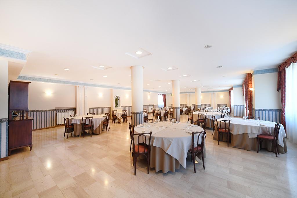 Hotel Italia & Lombardi 몬테피아스콘 외부 사진