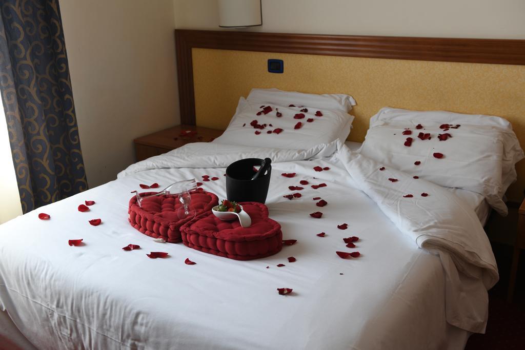 Hotel Italia & Lombardi 몬테피아스콘 외부 사진